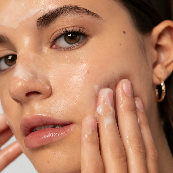 Milky promise™ Hydrating Milk Cleanser